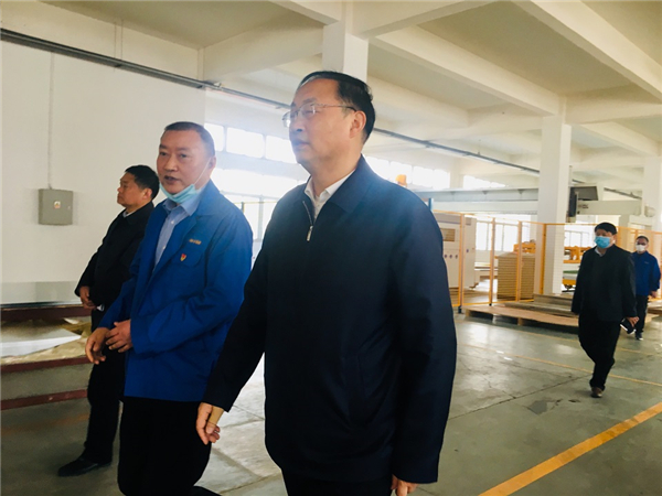 3月24日下午，来安县县委书记孙永进一行莅临芭乐APP下载网址进入IOS安防和芭乐APP下载网址进入IOS热能，深入调研企业复工复产情况。